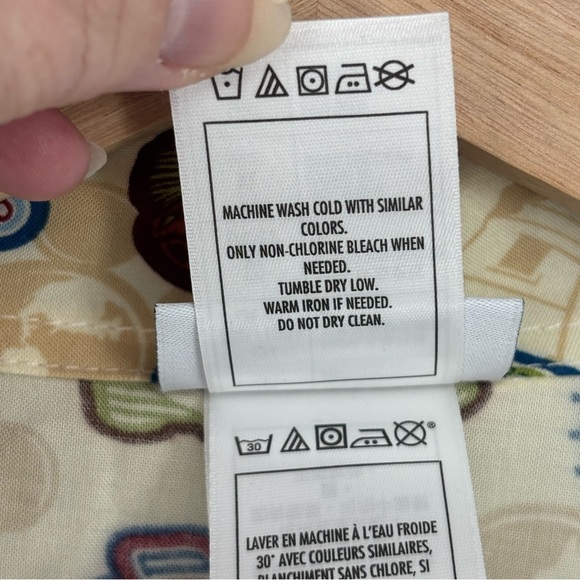 Disney NWT Hawaiian camp tourist parks shirt 
large animal kingdom - Picture 6 of 8